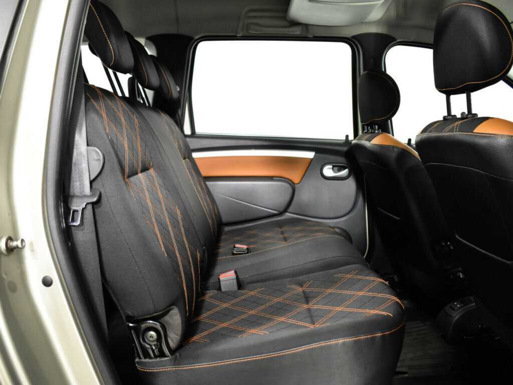 Lada (ВАЗ) Largus с пробегом — 2016 год. Фото: #9