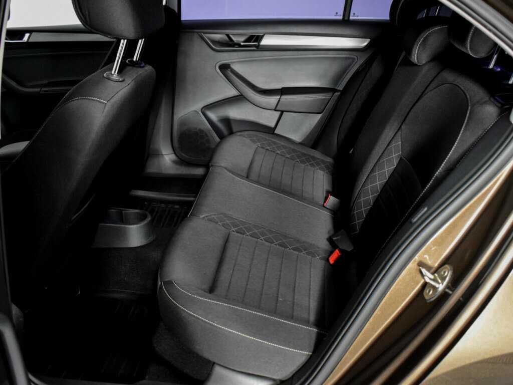 Skoda Rapid с пробегом — 2017 год. Фото: #9