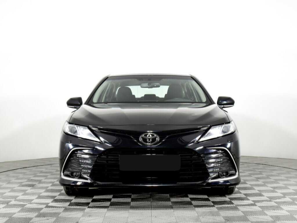 Toyota Camry с пробегом — 2021 год. Фото: #1
