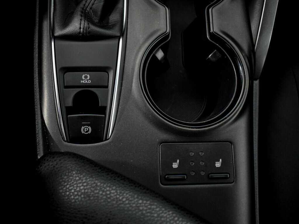 Toyota Camry с пробегом — 2021 год. Фото: #10