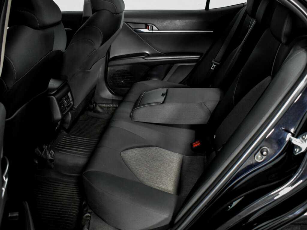 Toyota Camry с пробегом — 2021 год. Фото: #11