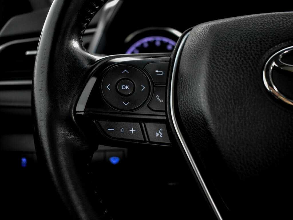 Toyota Camry с пробегом — 2021 год. Фото: #17