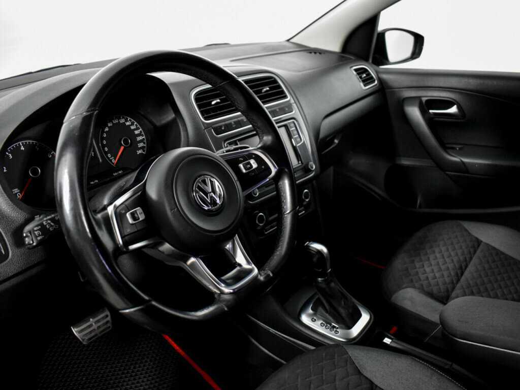 Volkswagen Polo с пробегом — 2018 год. Фото: #8