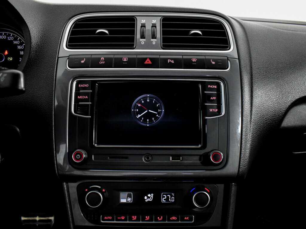 Volkswagen Polo с пробегом — 2018 год. Фото: #13