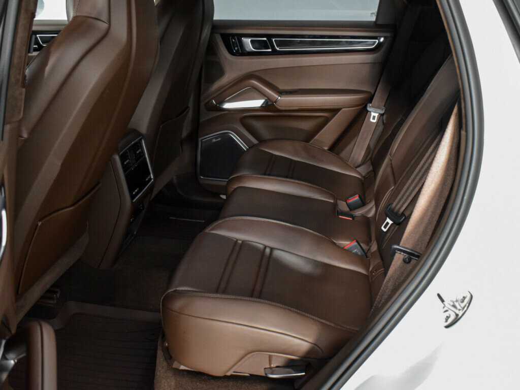 Porsche Cayenne с пробегом — 2018 год. Фото: #12