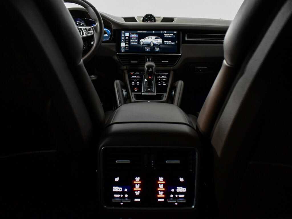 Porsche Cayenne с пробегом — 2018 год. Фото: #20