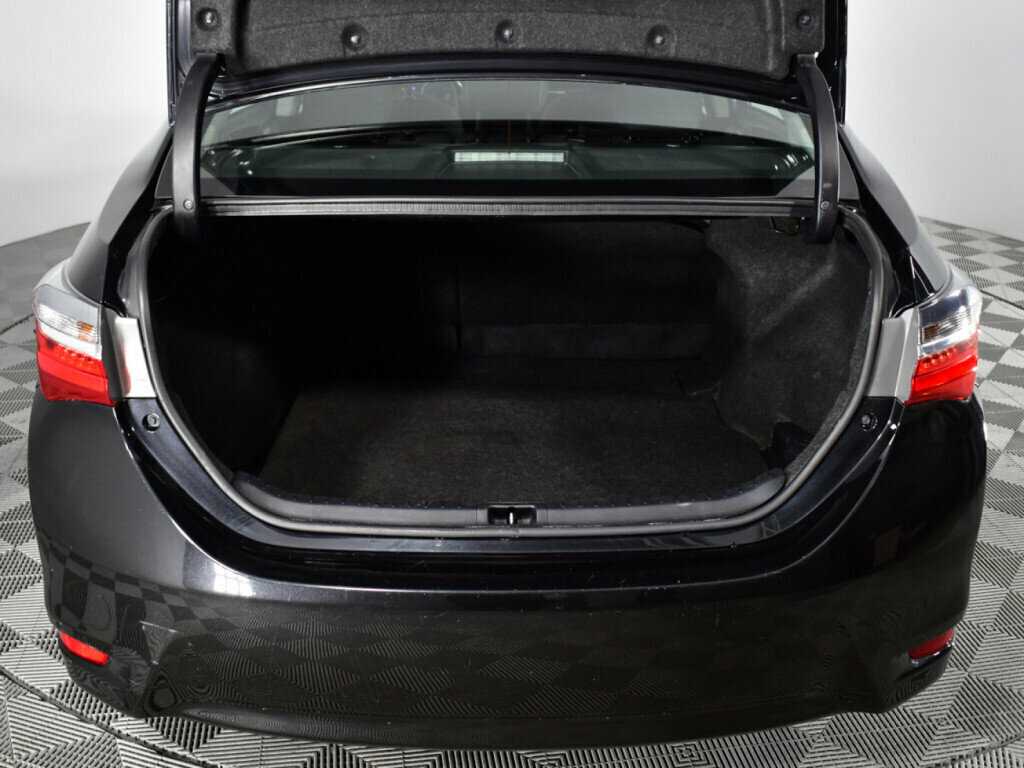 Toyota Corolla с пробегом — 2018 год. Фото: #14