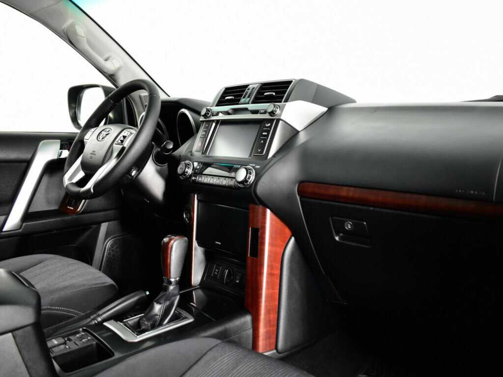 Toyota Land Cruiser Prado с пробегом — 2017 год. Фото: #8