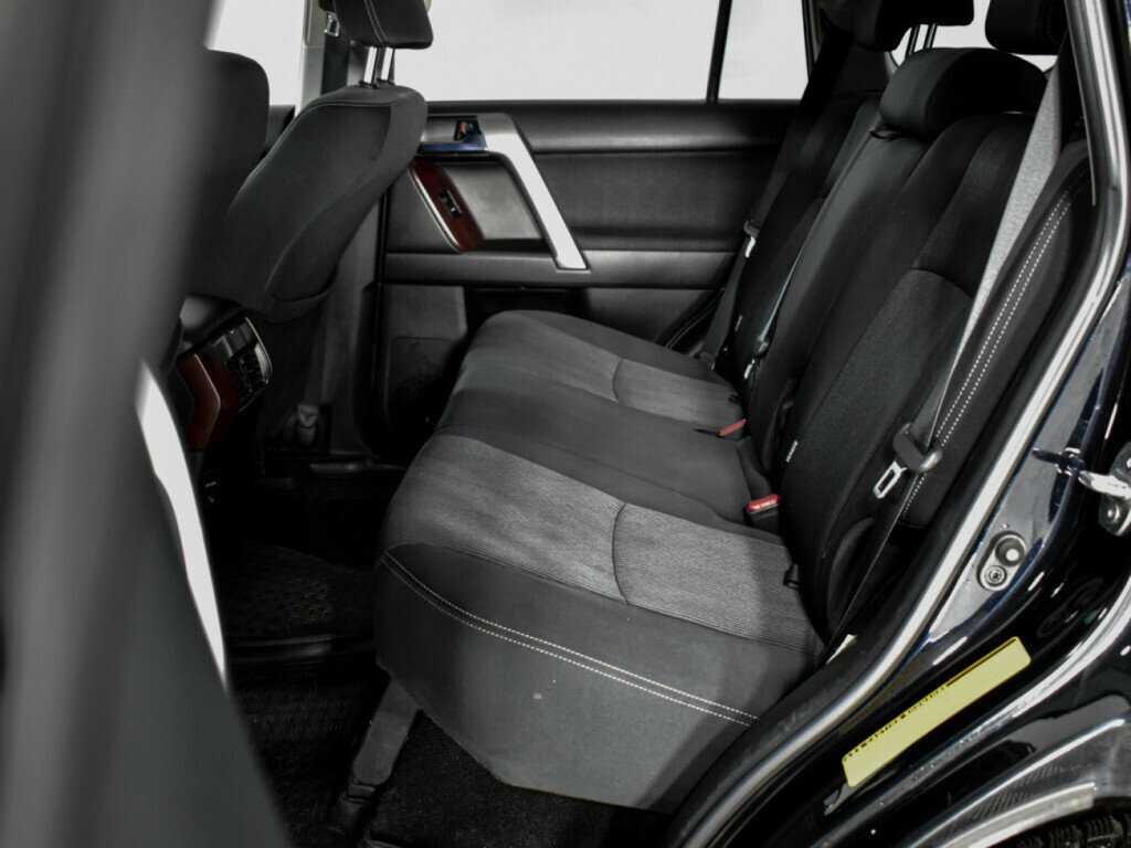 Toyota Land Cruiser Prado с пробегом — 2017 год. Фото: #9