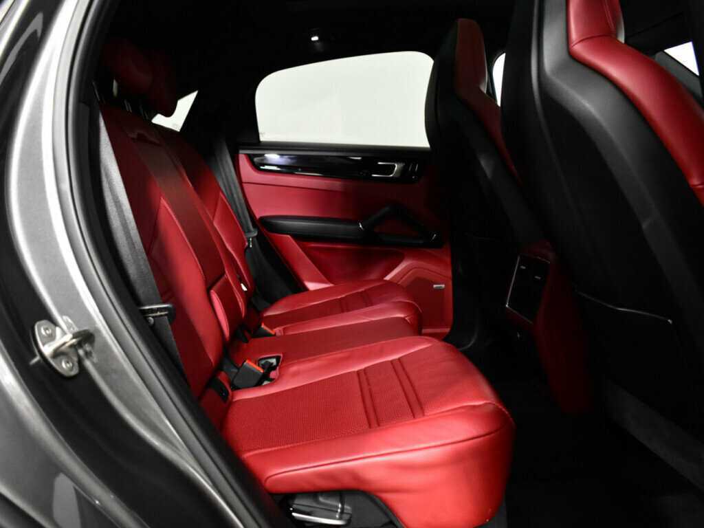 Porsche Cayenne с пробегом — 2021 год. Фото: #9