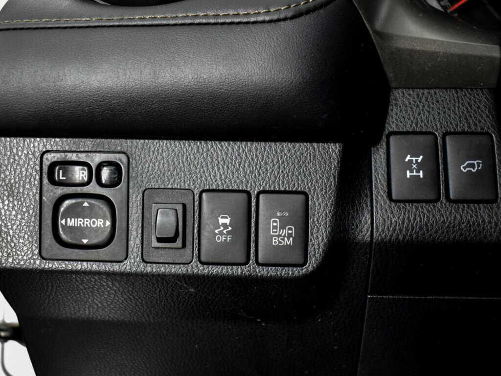 Toyota RAV4 с пробегом — 2013 год. Фото: #9