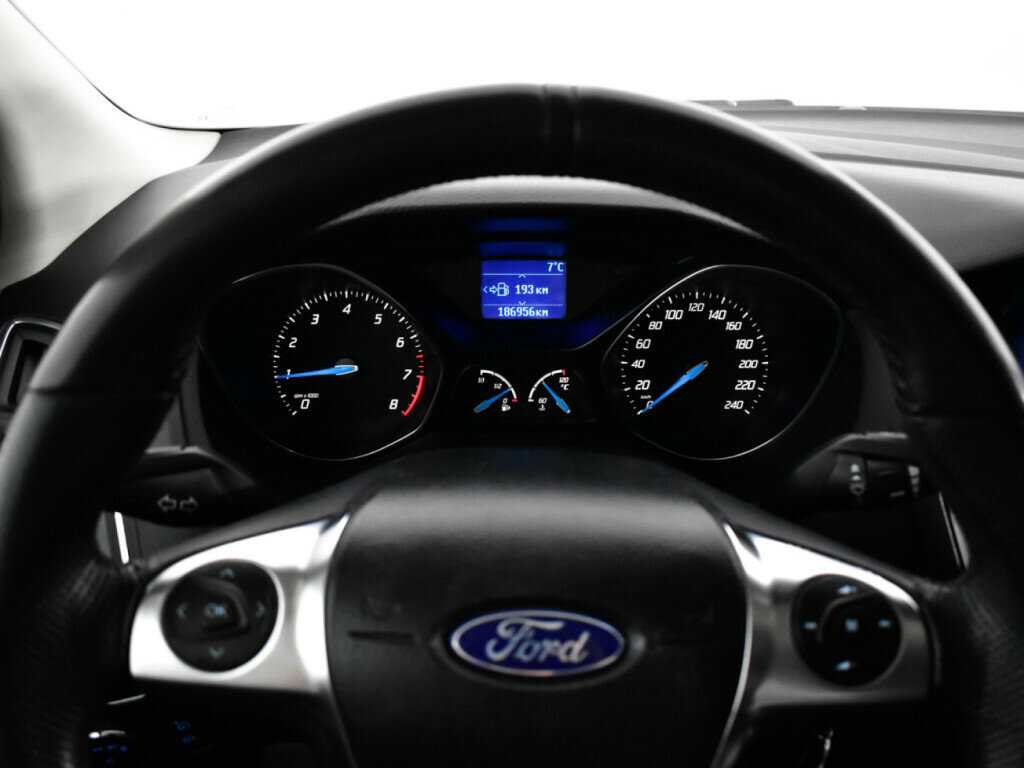 Ford Focus с пробегом — 2011 год. Фото: #10