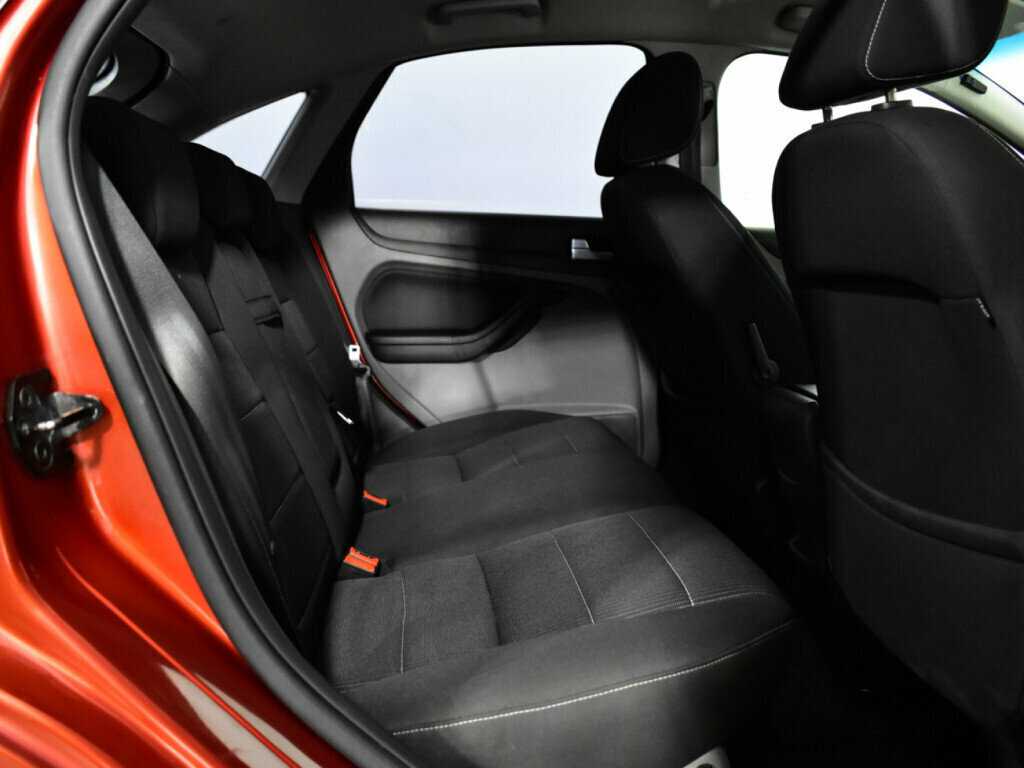 Ford Focus с пробегом — 2010 год. Фото: #9