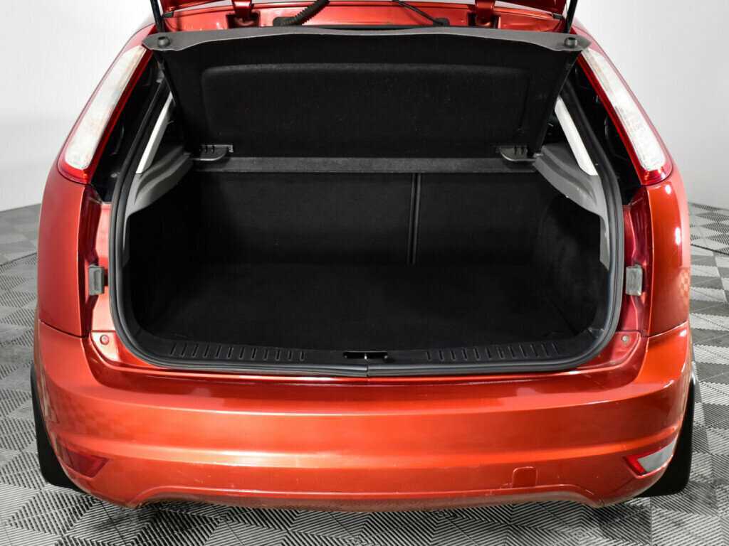 Ford Focus с пробегом — 2010 год. Фото: #13