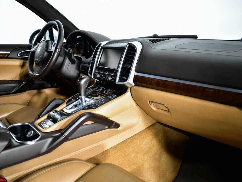 Porsche Cayenne с пробегом — 2013 год. Фото: #8