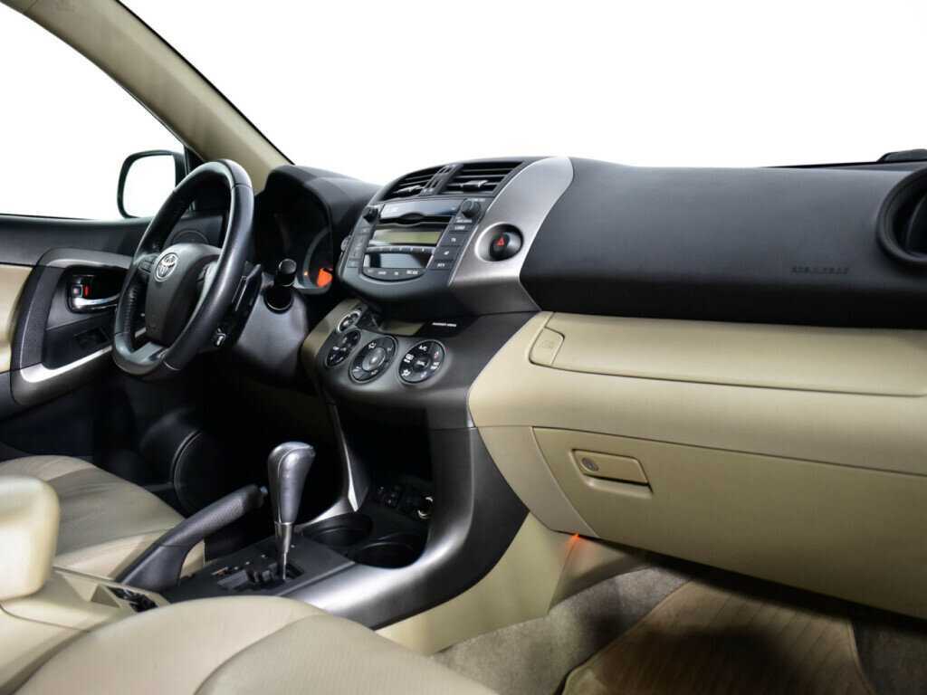 Toyota RAV4 с пробегом — 2010 год. Фото: #8