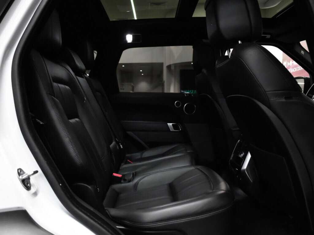 Land Rover Range Rover Sport с пробегом — 2018 год. Фото: #8