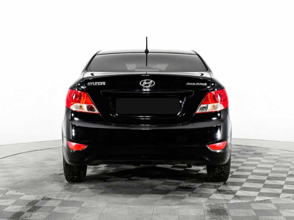 Hyundai Solaris с пробегом — 2012 год. Фото: #5