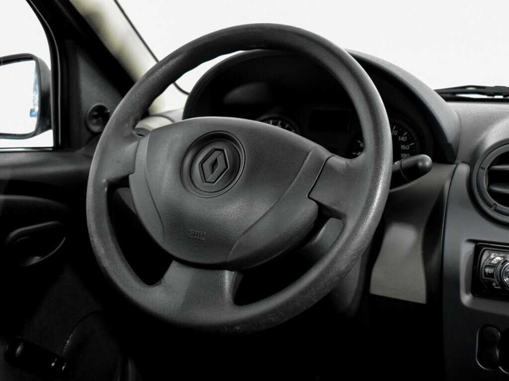 Renault Logan с пробегом — 2013 год. Фото: #12