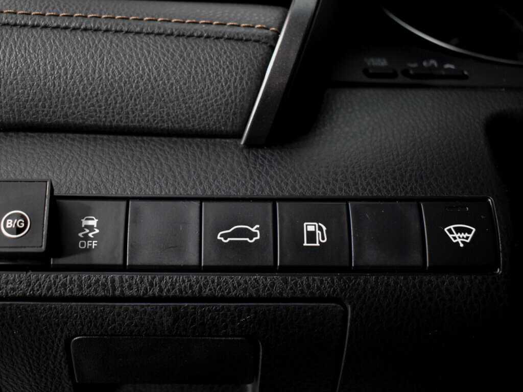 Toyota Camry с пробегом — 2018 год. Фото: #7