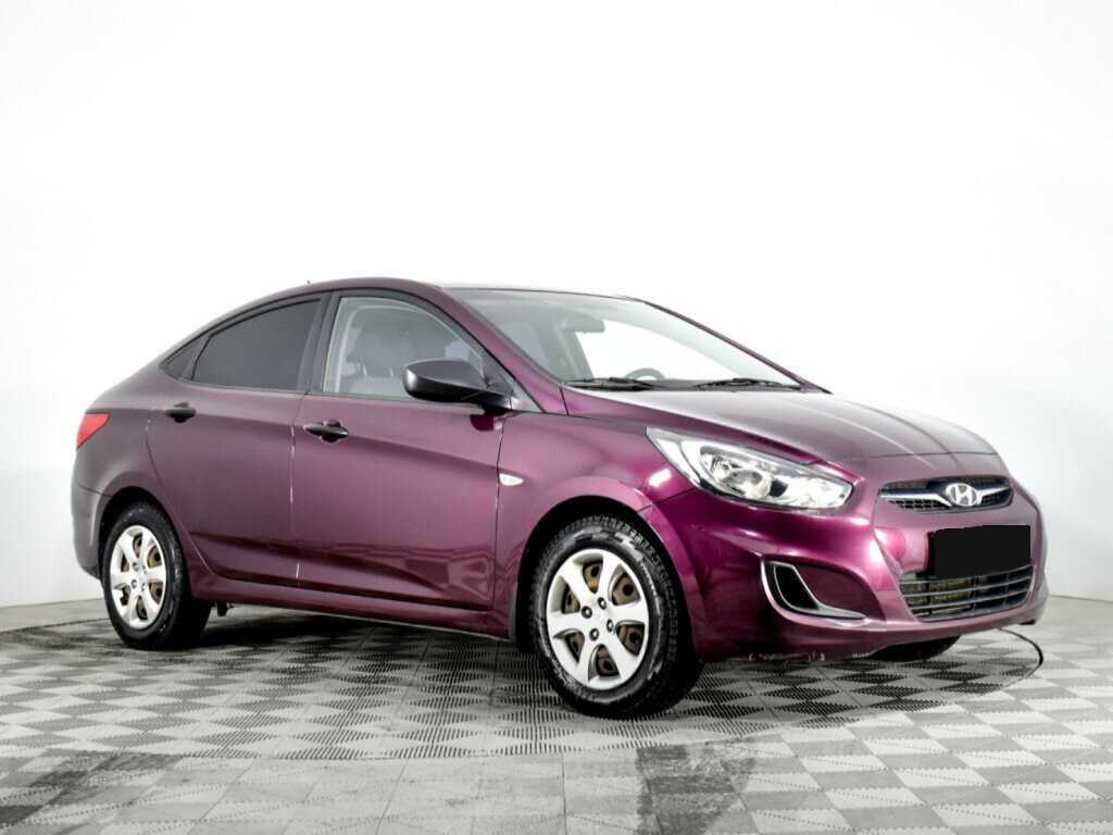 Hyundai Solaris с пробегом — 2011 год. Фото: #2