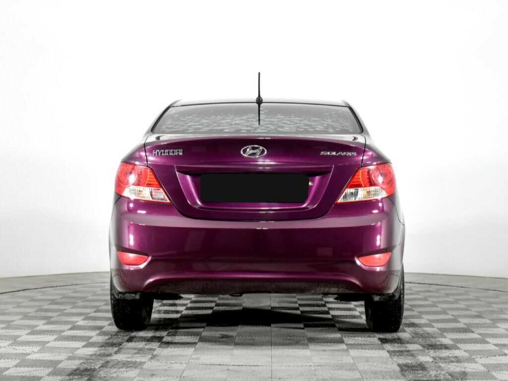 Hyundai Solaris с пробегом — 2011 год. Фото: #5