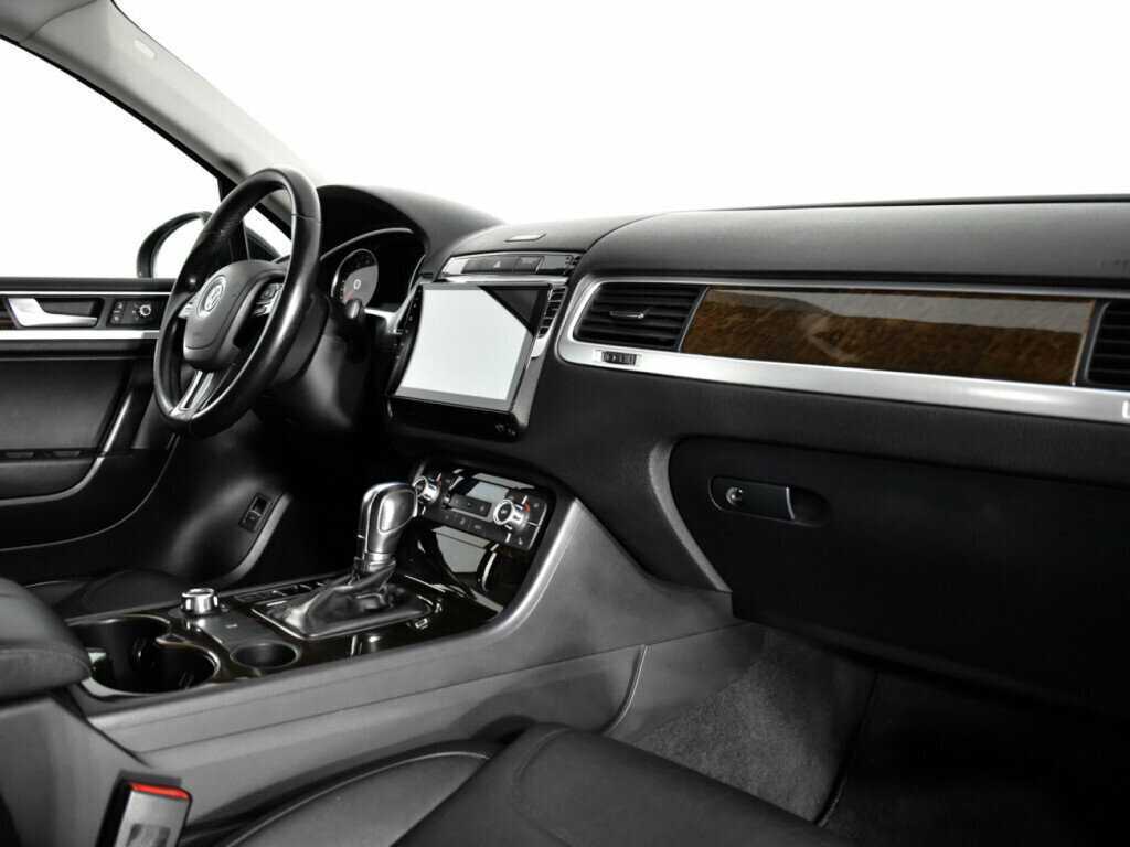 Volkswagen Touareg с пробегом — 2011 год. Фото: #8