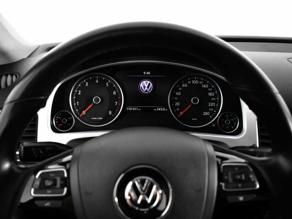 Volkswagen Touareg с пробегом — 2011 год. Фото: #10