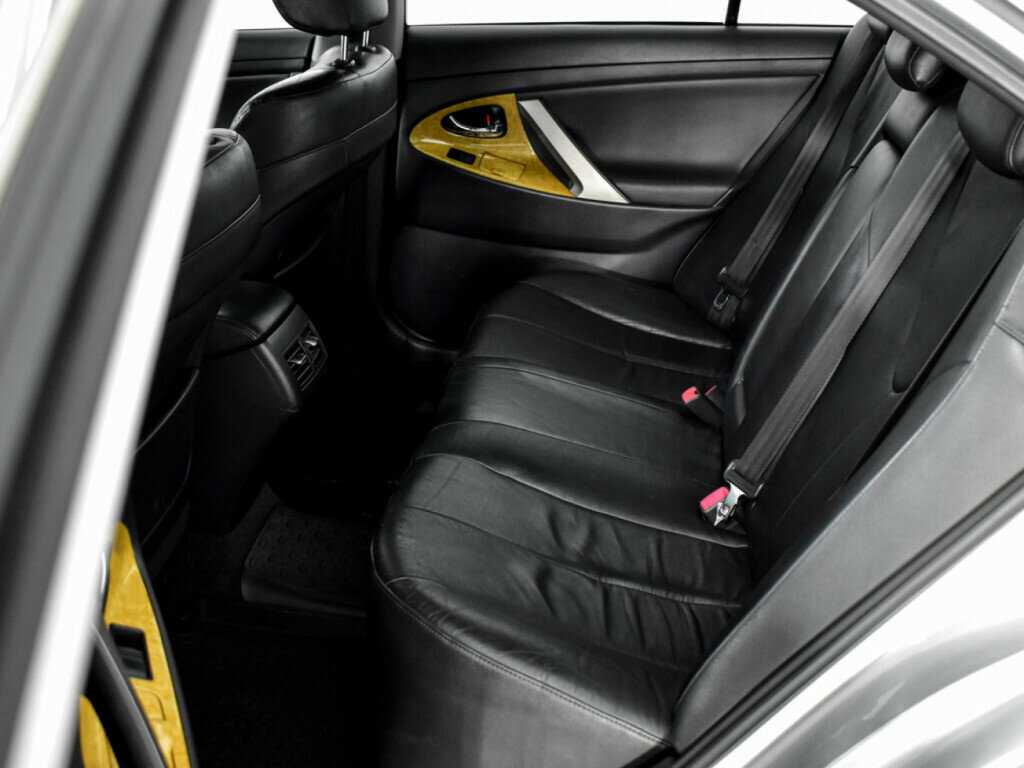 Toyota Camry с пробегом — 2007 год. Фото: #9