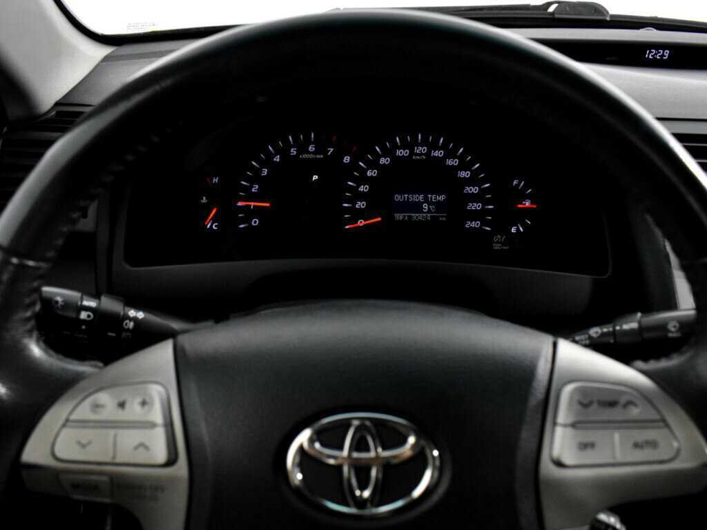 Toyota Camry с пробегом — 2007 год. Фото: #10