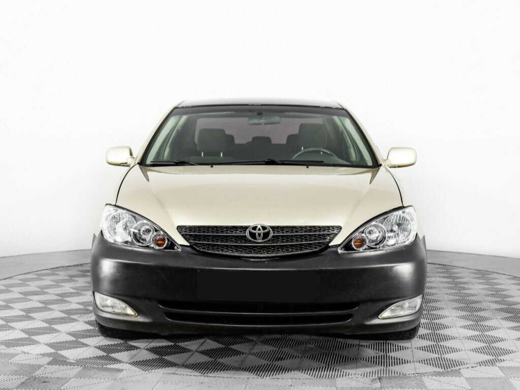 Toyota Camry с пробегом — 2004 год. Фото: #1