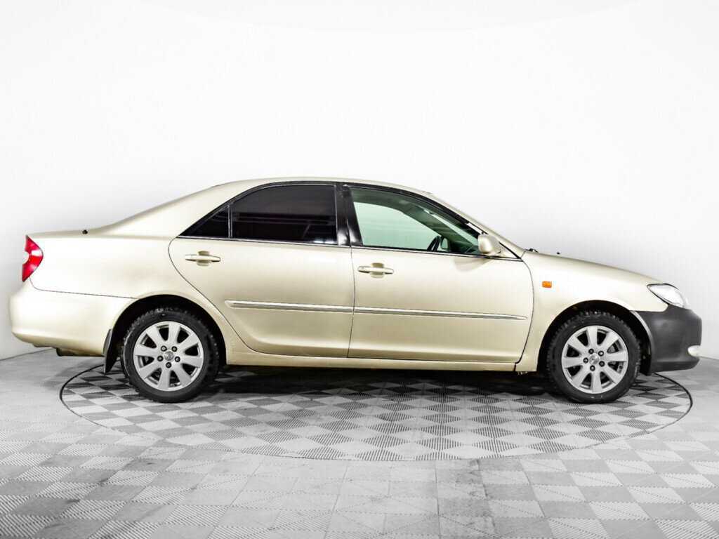 Toyota Camry с пробегом — 2004 год. Фото: #3