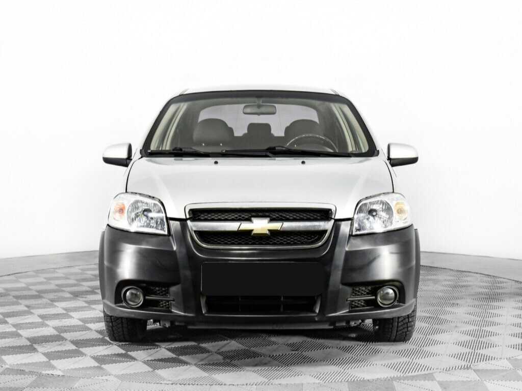 Chevrolet Aveo с пробегом — 2010 год. Фото: #1