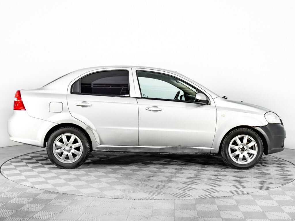 Chevrolet Aveo с пробегом — 2010 год. Фото: #3
