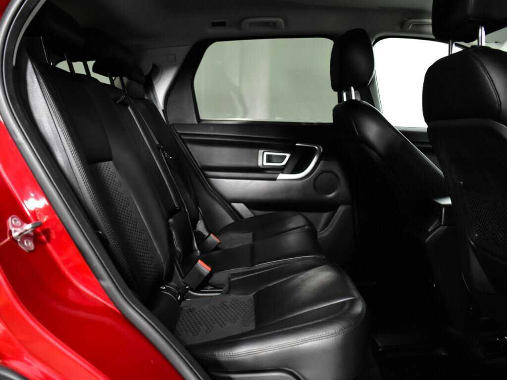Land Rover Discovery Sport с пробегом — 2017 год. Фото: #9