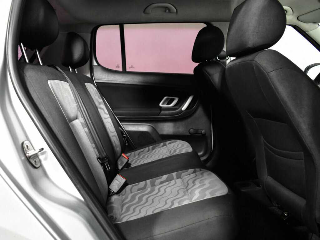 Skoda Fabia с пробегом — 2009 год. Фото: #9