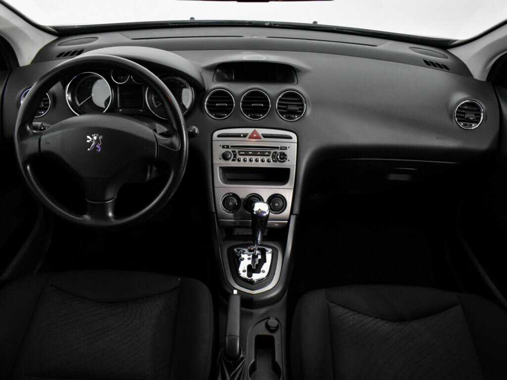 Peugeot 308 с пробегом — 2011 год. Фото: #11