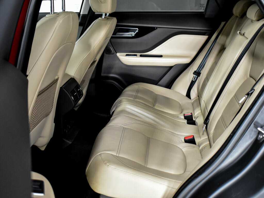 Jaguar F-Pace с пробегом — 2017 год. Фото: #10