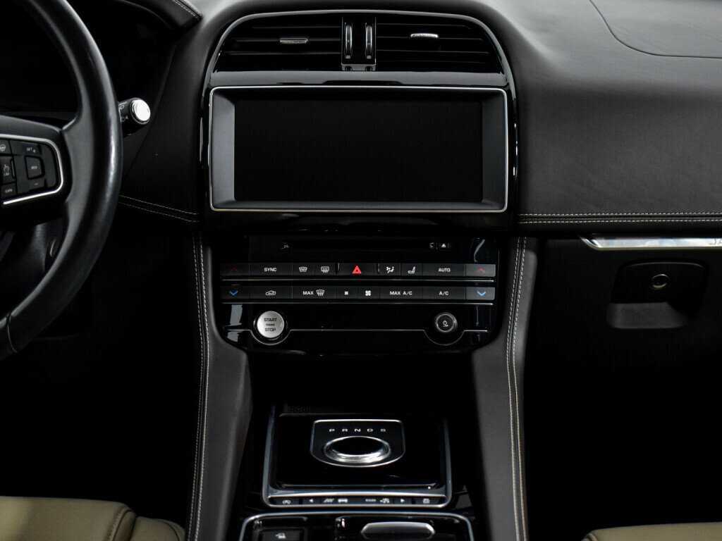 Jaguar F-Pace с пробегом — 2017 год. Фото: #14