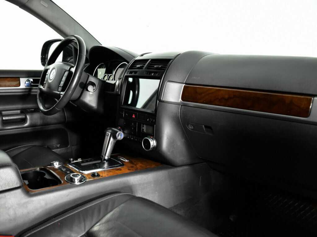 Volkswagen Touareg с пробегом — 2007 год. Фото: #8