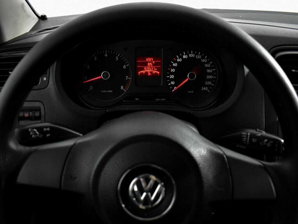 Volkswagen Polo с пробегом — 2011 год. Фото: #14