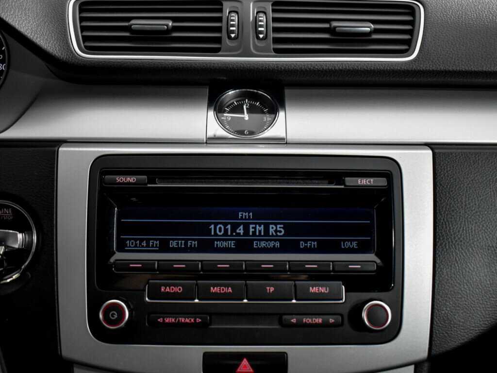 Volkswagen Passat с пробегом — 2011 год. Фото: #9