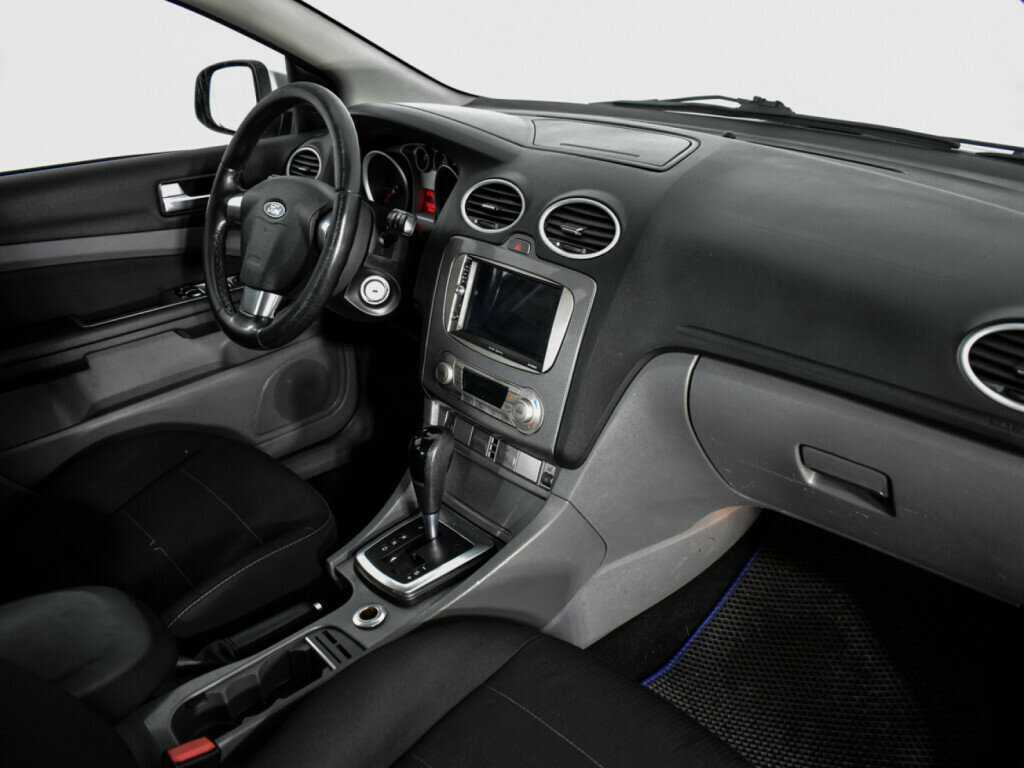 Ford Focus с пробегом — 2010 год. Фото: #11