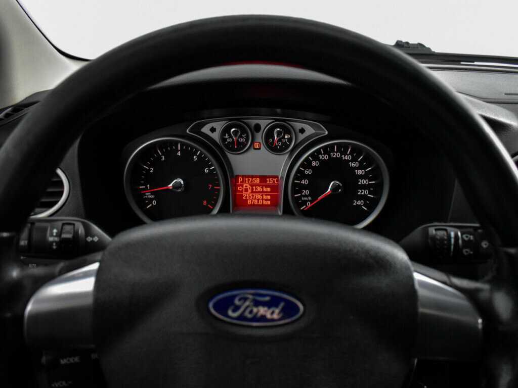 Ford Focus с пробегом — 2010 год. Фото: #16