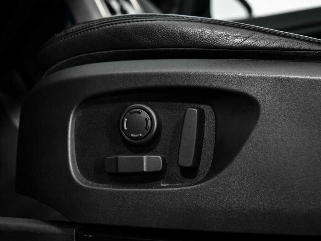 Land Rover Discovery Sport с пробегом — 2018 год. Фото: #9