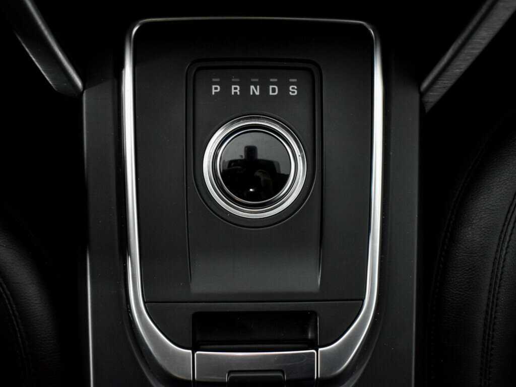 Land Rover Discovery Sport с пробегом — 2018 год. Фото: #10