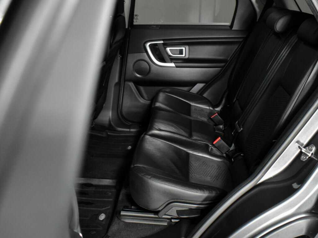 Land Rover Discovery Sport с пробегом — 2018 год. Фото: #11