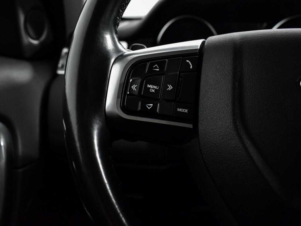 Land Rover Discovery Sport с пробегом — 2018 год. Фото: #16