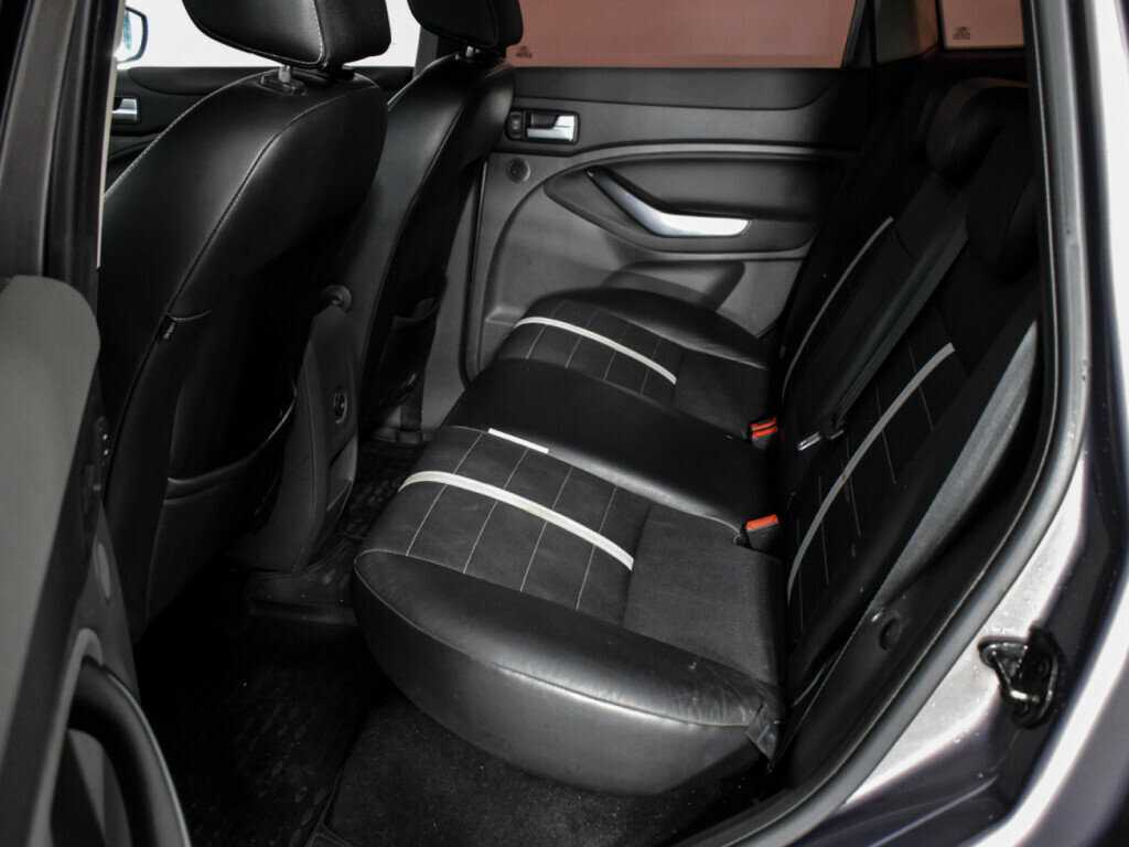 Ford Kuga с пробегом — 2012 год. Фото: #9