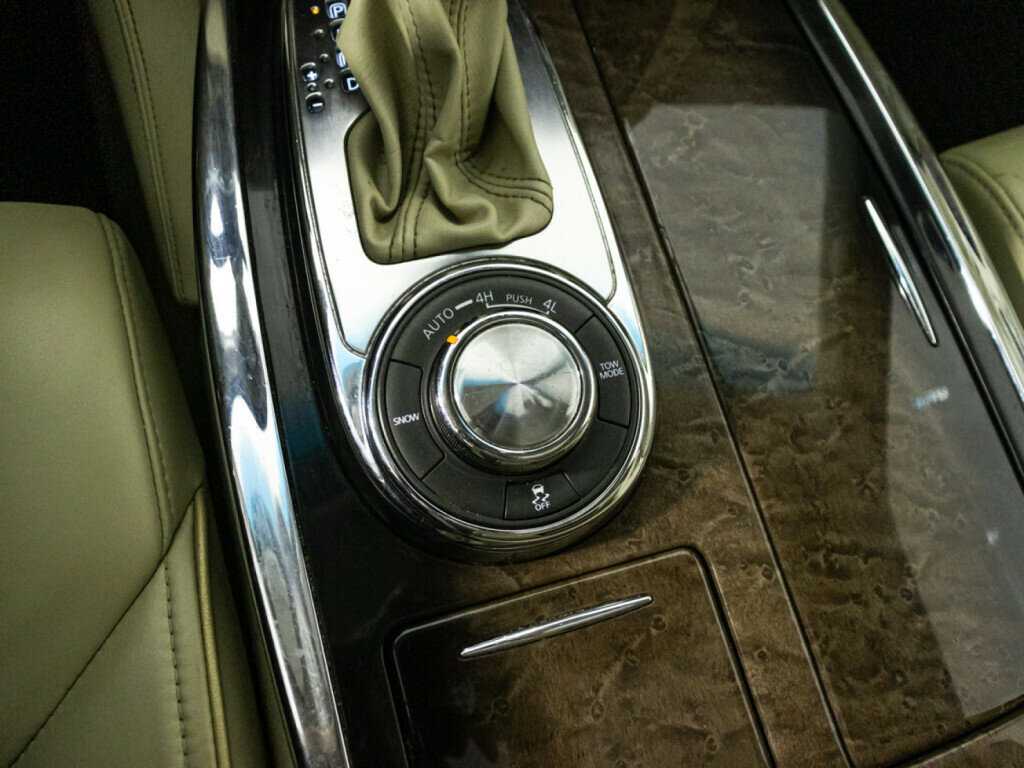 Infiniti QX80 с пробегом — 2013 год. Фото: #17